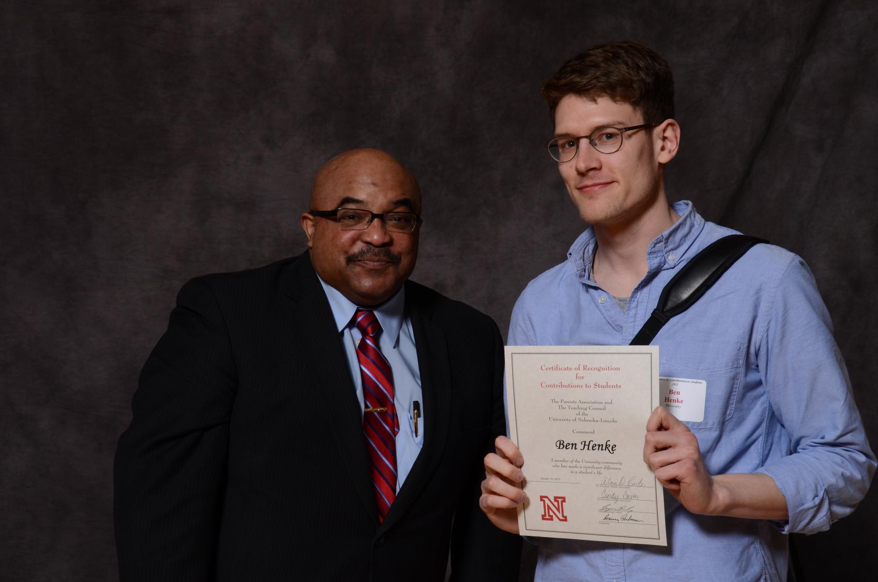 Ben Henke receiving his award at the 2015 UNL Parents Recognition Ceremony