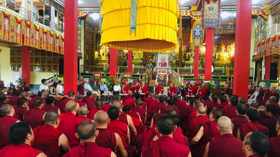 Henderson ends six years teaching Tibetan monks