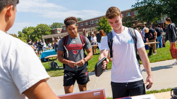 Students explore clubs at the club fair on campus